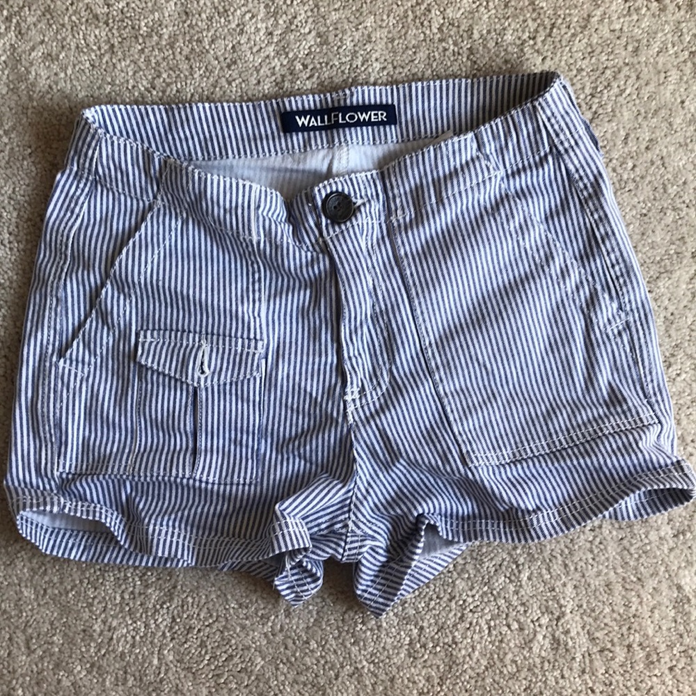 Striped short